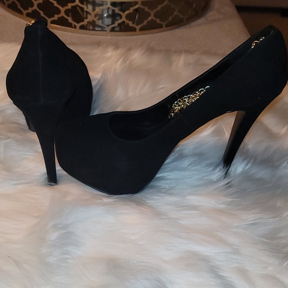 Shoes - Picture 6 of 8